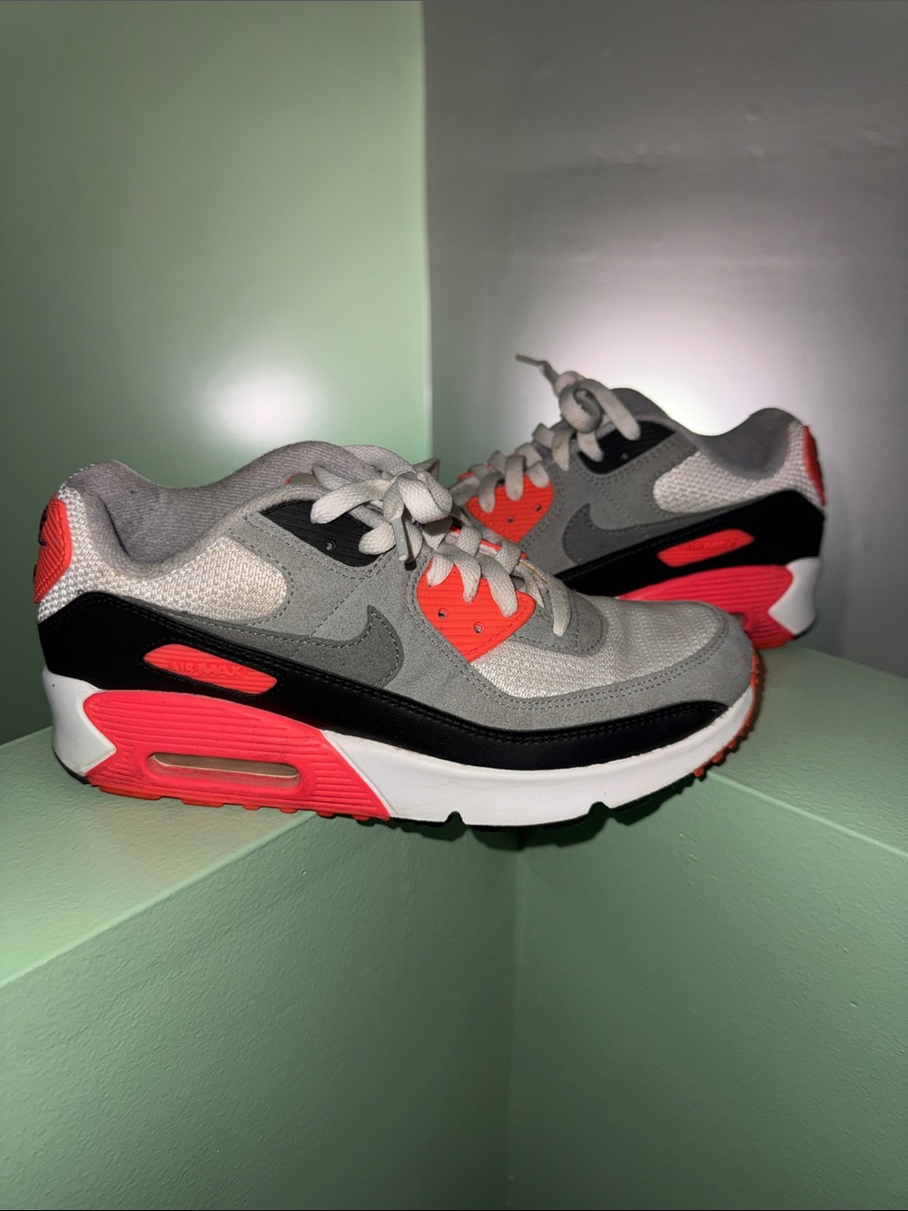 Nike Kids Air Max 90 in Grey and Coral